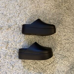 Crocs Dylan Platform Clogs